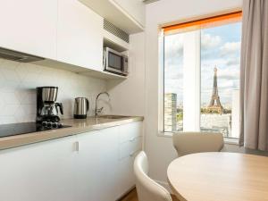 Appart'hotels Aparthotel Adagio Paris Centre Tour Eiffel : Appartement 1 Chambre - Vue sur Tour Eiffel