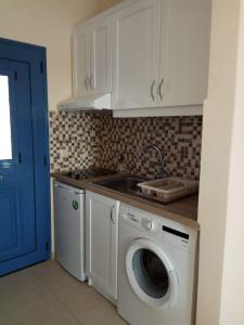 Sunrise Beauty by Zavolas Family - Limni Z2