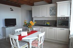 Le Bozze "Il Leccino" con piscina, WI-FI, posto auto