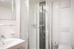 Double Room with Extra Bed room in Café Pension zum Jäger