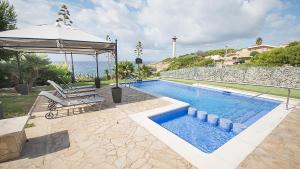 TarracoHomes, TH52 Villa Lighthouse con Piscina Privada, Terraza, y Vistas al Mar