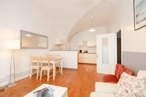 Issoire centre, T2 Bergère avec parking - Le Broc