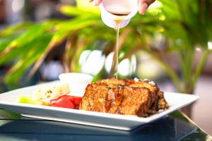 Pelican Reef Villas Resort