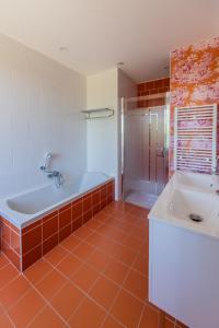 B&B / Chambres d'hotes 1 logis a Domme - Piscine & SPA : photos des chambres