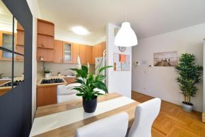 Apartment Stadium