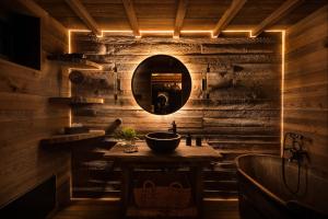 AISLAMIENTO, Luxus faház