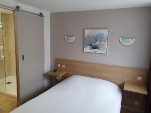 Hotels Hotel Du Commerce : photos des chambres