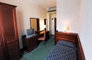 Economy Single Room room in Hotel Mediterraneo