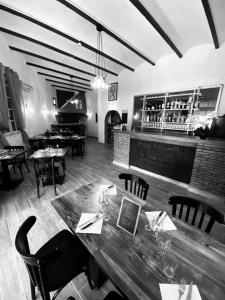 Hotels Hotel Restaurant Le Saint Gillois : photos des chambres