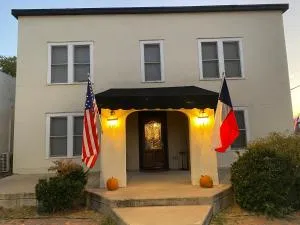 The Hotel Texan - لاميسا