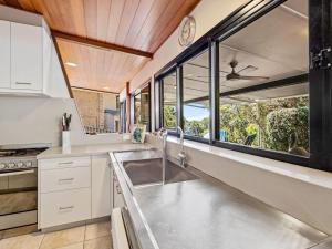 South Passage Beach House by Discover Stradbroke