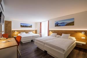 Superior Quadruple Room with Air Conditioning room in Hotel Bernerhof