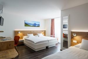 Superior Triple Room with Air Conditioning room in Hotel Bernerhof