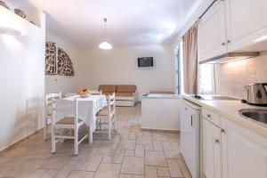 Filoxenia Apartments Milos Greece