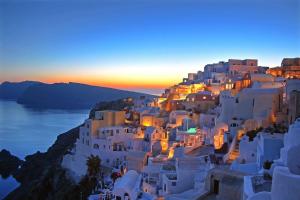 Katerina's Castle - Caldera Cave Hotel Santorini Greece