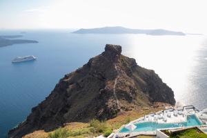 Katerina's Castle - Caldera Cave Hotel Santorini Greece