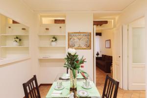 Two-Bedroom Apartment room in Relais Rasella 47