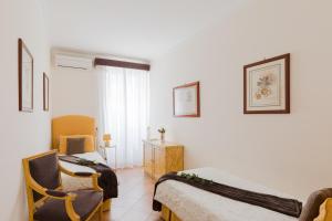 Two-Bedroom Apartment room in Relais Rasella 47