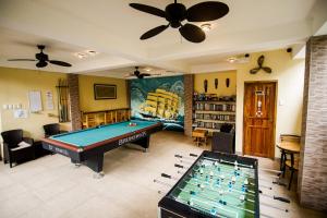 Captains Lodge and Bar