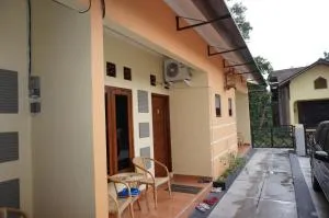 QQ Guesthouse - Salakan