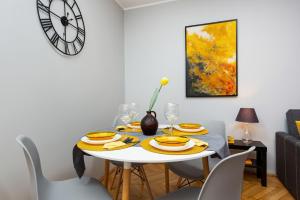 Apartment Warsaw Kredytowa by Renters