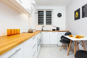 Apartment Warsaw Kredytowa by Renters