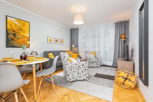 Apartment Warsaw Kredytowa by Renters