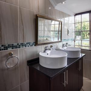 Gallo Manor Executive Bed & Breakfast