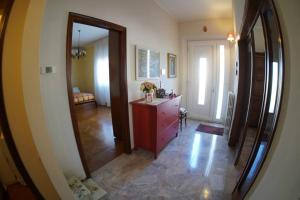 Appartamento al primo piano in villetta con giardino img16