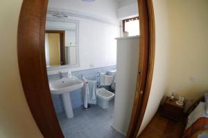 Appartamento al primo piano in villetta con giardino img12