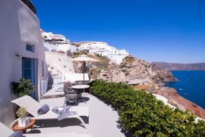 Pezoules of Oia Santorini Greece