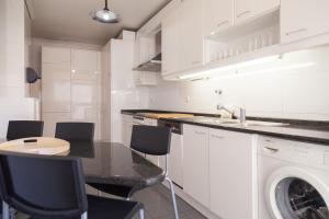 FLH Cascais Wooden Spacious Apartment