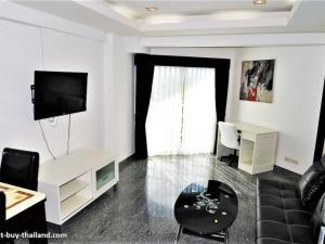 Jacuzzi beach front apartment with Sea view Jomtien beach condo S1