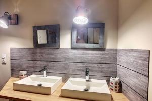 Maison de village spacieuse au calme