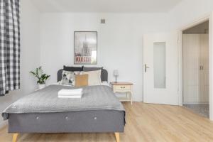 Park Promenada Cosy Apartment by BookingHost