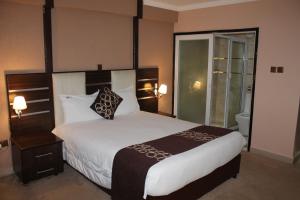 Airport Landing Hotel