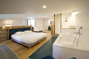 Centre Historique - Tour du Pin 3