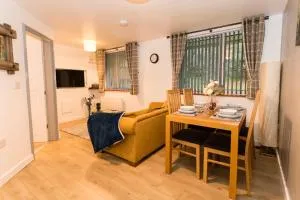 1 Bedroom Newton Apartment l Free Parking l Wigan Royal Infirmary l Haigh Hall l Central Location - Adlington