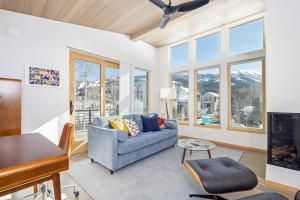 Five-Bedroom House room in MOUNTAIN MODERN AT CORTINA by Exceptional Stays