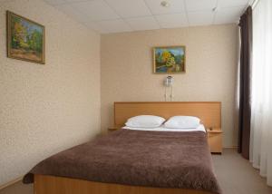 Family Room with Bathroom room in Hotel Novocherkassk