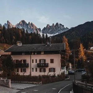 Hotel Fines - فونيس