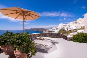 Pezoules of Oia Santorini Greece