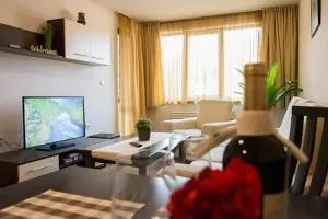 Апартамент DIMANI-Апартхотел Форест Нук Пампорово - Ezerovo