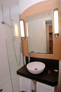 Hotels ibis Clermont Ferrand Sud Herbet : Chambre pour 1 ou 2 Personnes