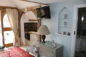 Holiday Home room in Remarkable 1-Bed Cottage near Henley-on-Thames