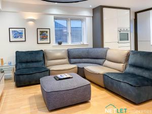 Orion House - Luxury Apartment overlooking Milford Marina, Pembrokeshire