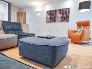 Orion House - Luxury Apartment overlooking Milford Marina, Pembrokeshire