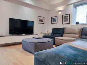 Orion House - Luxury Apartment overlooking Milford Marina, Pembrokeshire