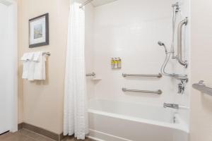 Candlewood Suites Eau Claire I-94 by IHG