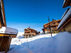 Chalets Luxurious chalet near the pistes in family-friendly St Francois Longchamp : photos des chambres